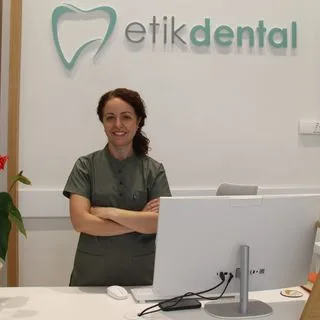 Dt. Eylem Duymaz — Diş Hekimi, İstanbul. Portre fotoğrafı.