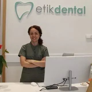Dt. Eylem Duymaz — Diş Hekimi, İstanbul. Portre fotoğrafı.