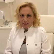 Op. Dr. Nihal Borataç — Göz Hastalıkları, İstanbul. Portre fotoğrafı.