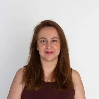 Uzm. Dr. Vuslat Ecem Güneş Altıparmak — Psikiyatri, Ankara. Portre fotoğrafı.