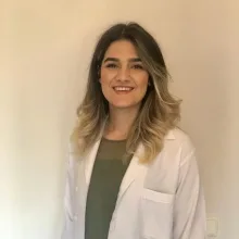 Dyt. Helin Katkat — Diyetisyen, Balçova, İzmir. Portre fotoğrafı.