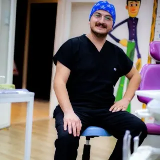 Dt. Mustafa Çiriş profilinde yer alan galeri fotoğrafı.