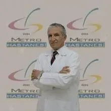 Uzm. Dr. Osman Aksoy — Dermatoloji, Seyhan, Adana. Portre fotoğrafı.