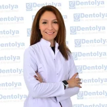 Dt. Nihan Yenilmez — Diş Hekimi, İstanbul. Portre fotoğrafı.