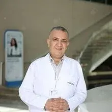 Doç. Dr. Mustafa Ülker. Portre fotoğrafı.