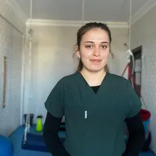 Fzt. Gamze Nur Kılınçarslan — Fizyoterapi Ve Rehabilitasyon, Kars. Portre fotoğrafı.