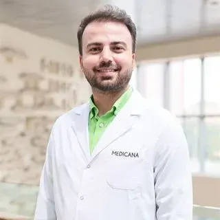 Uzm. Dr. Birol Kaldan — Dermatoloji, Beylikdüzü, İstanbul. Portre fotoğrafı.