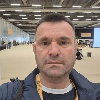 Dr. Öğr. Üyesi Fatih Öçal — Hematoloji, Çukurova, Adana. Portre fotoğrafı.