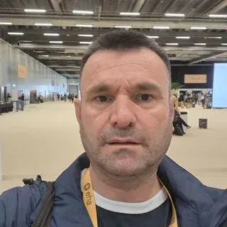 Dr. Öğr. Üyesi Fatih Öçal — Hematoloji, Çukurova, Adana. Portre fotoğrafı.