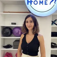 Fzt. Büşra Özdaş — Fizyoterapi Ve Rehabilitasyon, İzmir. Portre fotoğrafı.