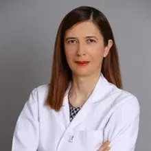 Op. Dr. Tülin Kahveci — Kadın Hastalıkları Ve Doğum, Balıkesir. Portre fotoğrafı.