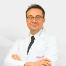 Uzm. Dr. Buğra Sağlam — Hematoloji, Şehitkamil, Gaziantep. Portre fotoğrafı.