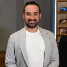 Dr. Öğr. Üyesi Hayati Kale — Kulak Burun Boğaz, İstanbul. Portre fotoğrafı.