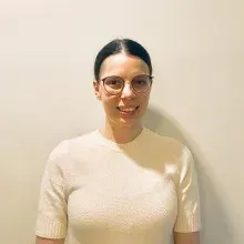 Fzt. Buse Hazal Akçay Özyurt — Fizyoterapi Ve Rehabilitasyon, Beşiktaş, İstanbul. Portre fotoğrafı.