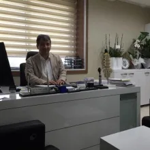 Op. Dr. İrfan Çınar — Beyin Ve Sinir Cerrahisi, İstanbul. Portre fotoğrafı.
