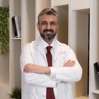 Op. Dr. Aşkın Evren Güler — Kadın Hastalıkları Ve Doğum, Ankara. Portre fotoğrafı.