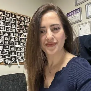 Op. Dr. Yasemin Albak — Kadın Hastalıkları Ve Doğum, Gaziantep. Portre fotoğrafı.