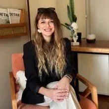 Kl. Psk. Selin Kahvecioğlu — Psikoloji, İstanbul. Portre fotoğrafı.