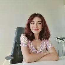 Dyt. Betül Kadıoğlu — Diyetisyen, İstanbul. Portre fotoğrafı.