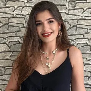 Psk. İrem Nur Uçar — Psikoloji, Ankara. Portre fotoğrafı.