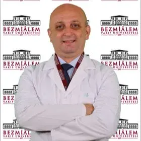 Dr. Abdulaziz Kök — Göğüs Cerrahisi, Fatih, İstanbul. Portre fotoğrafı.