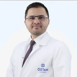Uzm. Dr. Erdal Kurt — Nöroloji, Uşak. Portre fotoğrafı.