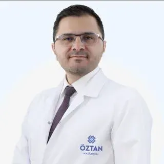 Uzm. Dr. Erdal Kurt — Nöroloji, Uşak. Portre fotoğrafı.
