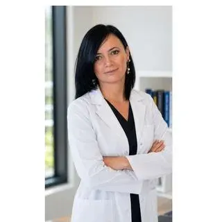 Uzm. Dr. Bilgen Gençler — Dermatoloji, Ankara. Portre fotoğrafı.