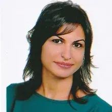 Uzm. Dr. Emine Acar — Nükleer Tıp. Portre fotoğrafı.