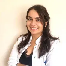 Fzt. Sena Doğmuş — Fizyoterapi Ve Rehabilitasyon, İstanbul. Portre fotoğrafı.