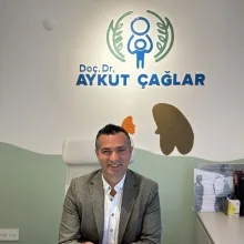Doç. Dr. Aykut Çağlar — Çocuk Sağlığı Ve Hastalıkları, Aydın. Portre fotoğrafı.