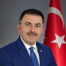 Op. Dr. Ertuğrul Soysal — Göz Hastalıkları, İstanbul. Portre fotoğrafı.