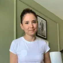 Fzt. Nazlı Şabanoğlu — Fizyoterapi Ve Rehabilitasyon, Antalya. Portre fotoğrafı.