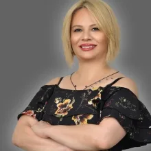 Özlem Bildirici — Aile Danışmanlığı, Adana. Portre fotoğrafı.
