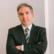 Prof. Dr. Adnan Fuat Büyüklü — Ankara. Portre fotoğrafı.