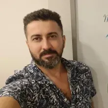 Op. Dr. Süleyman Deniz Kahraman — Genel Cerrahi, Eskişehir. Portre fotoğrafı.
