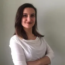 Psk. Özlem Kısa — Psikoloji, Şişli, İstanbul. Portre fotoğrafı.