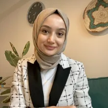 Kl. Psk. Özge Köseoğlu — Psikoloji. Portre fotoğrafı.