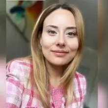 Kl. Psk. Petek Özer Karadağ — Psikoloji, İstanbul. Portre fotoğrafı.