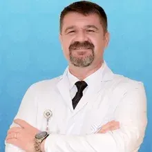 Doç. Dr. Ahmet Çetinkal — Beyin Ve Sinir Cerrahisi, İstanbul. Portre fotoğrafı.