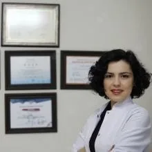 Uzm. Dyt. Damla Dikmen — Diyetisyen, Tekirdağ. Portre fotoğrafı.