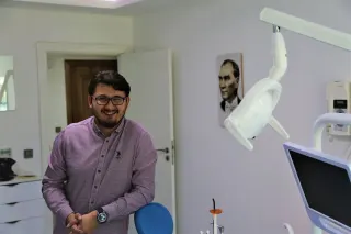 Uzm. Dt. Kutay Karaca profilinde yer alan galeri fotoğrafı.