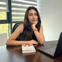 Psk. Merve Nur Otman — Psikoloji, İstanbul. Portre fotoğrafı.