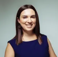 Prof. Dr. Elif Betül Türkoğlu — Göz Hastalıkları, Antalya. Portre fotoğrafı.
