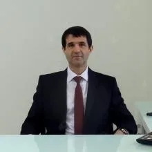 Doç. Dr. Zekai Avcı — İstanbul. Portre fotoğrafı.