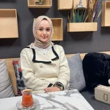 Dyt. Esra Ulubaş — Diyetisyen, İstanbul. Portre fotoğrafı.