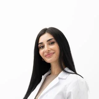 Psk. Derya Yüzey — Psikoloji. Portre fotoğrafı.