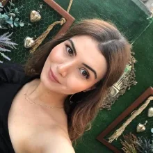 Dyt. Tuğçe Karakılıç — Diyetisyen, Aydın. Portre fotoğrafı.