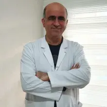 Dr. Turhan Çakıcı — Pratisyen, Ankara. Portre fotoğrafı.