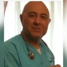 Prof. Dr. Halil İbrahim Güllü — Tıbbi Onkoloji, Altındağ, Ankara. Portre fotoğrafı.